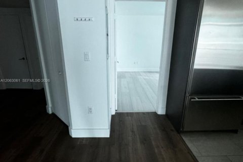 Copropriété à louer à Miami, Floride: 2 chambres, 111.2 m2 № 2265932 - photo 4