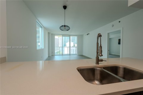 Copropriété à louer à Miami, Floride: 2 chambres, 111.2 m2 № 2265932 - photo 10