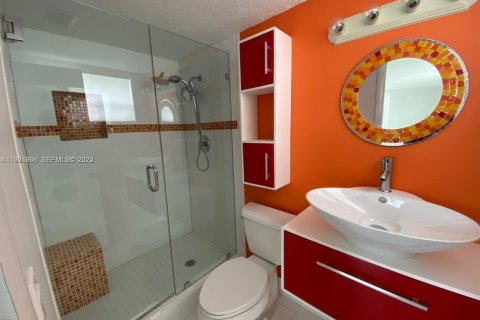 Condominio en alquiler en North Bay Village, Florida, 2 dormitorios, 139.35 m2 № 1983488 - foto 16