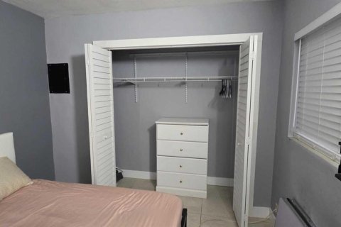 Immobilier commercial à Fort Lauderdale, Floride 3 pièces, 27.87 m2 № 2416196