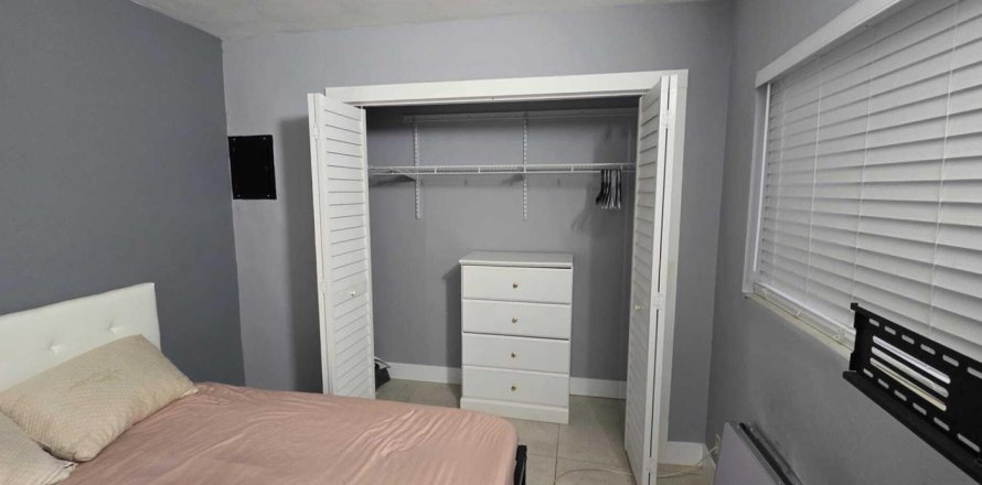 Immobilier commercial à Fort Lauderdale, Floride 3 pièces, 27.87 m2 № 2416196