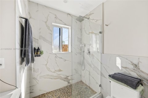 Commercial property in Oakland Park, Florida 94.76 sq.m. № 2019708 - photo 3