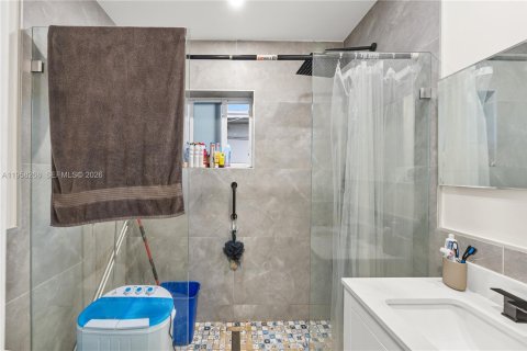 Commercial property in Oakland Park, Florida 94.76 sq.m. № 2019708 - photo 7