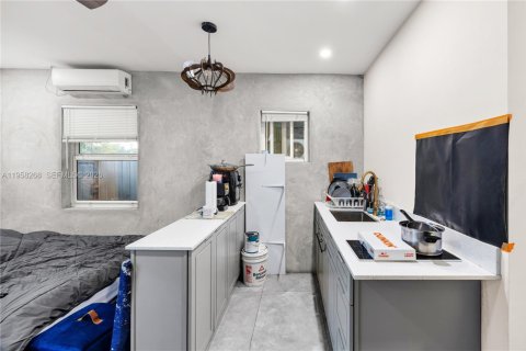 Commercial property in Oakland Park, Florida 94.76 sq.m. № 2019708 - photo 13