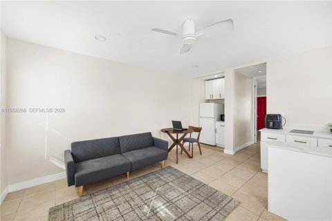 Commercial property in Oakland Park, Florida 94.76 sq.m. № 2019708 - photo 17