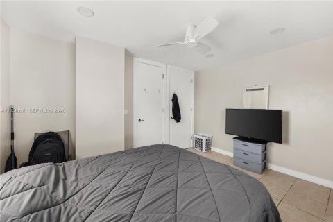 Commercial property in Oakland Park, Florida 94.76 sq.m. № 2019708 - photo 29