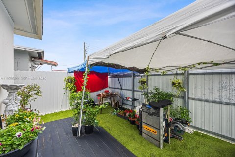 Commercial property in Oakland Park, Florida 94.76 sq.m. № 2019708 - photo 30