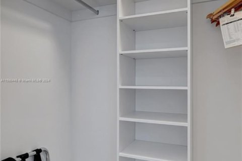 Copropriété à louer à Hollywood, Floride: 2 chambres, 96.99 m2 № 1959210 - photo 25