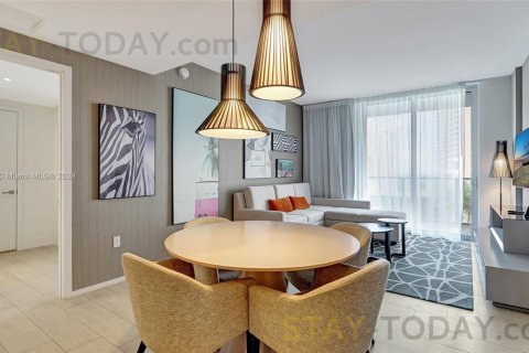 Copropriété à louer à Hollywood, Floride: 2 chambres, 96.99 m2 № 1959210 - photo 4