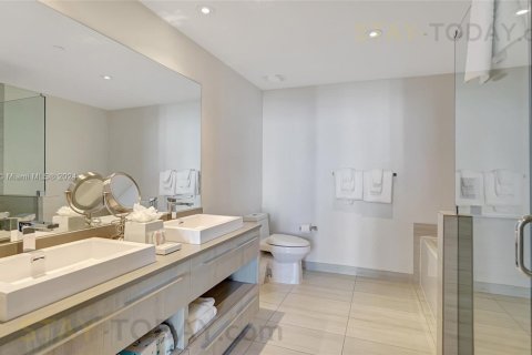 Copropriété à louer à Hollywood, Floride: 2 chambres, 96.99 m2 № 1959210 - photo 20