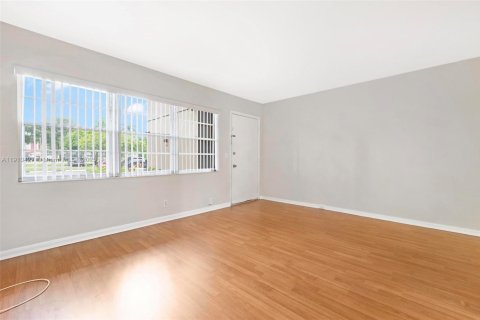 Copropriété à louer à Pembroke Pines, Floride: 1 chambre, 63.64 m2 № 1966592 - photo 24