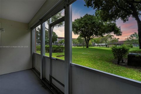 Copropriété à louer à Pembroke Pines, Floride: 1 chambre, 63.64 m2 № 1966592 - photo 28