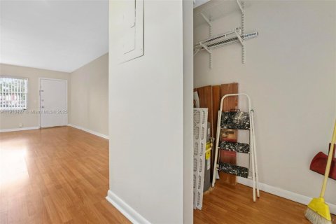 Copropriété à louer à Pembroke Pines, Floride: 1 chambre, 63.64 m2 № 1966592 - photo 20