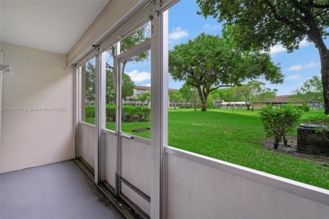 Copropriété à louer à Pembroke Pines, Floride: 1 chambre, 63.64 m2 № 1966592 - photo 25