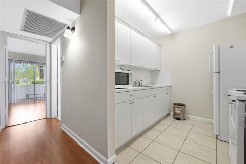 Copropriété à louer à Pembroke Pines, Floride: 1 chambre, 63.64 m2 № 1966592 - photo 9