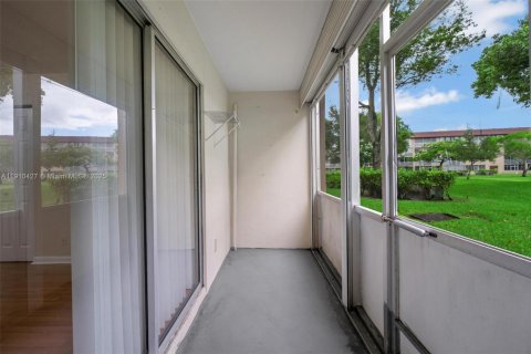 Copropriété à louer à Pembroke Pines, Floride: 1 chambre, 63.64 m2 № 1966592 - photo 26