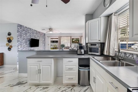 Купить виллу или дом в Майами, Флорида 4 спальни, 150.5м2, № 1996287 - фото 13