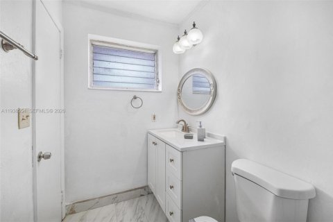 Купить виллу или дом в Майами, Флорида 4 спальни, 150.5м2, № 1996287 - фото 28