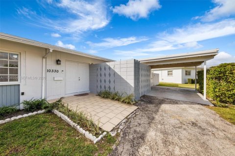 Купить виллу или дом в Майами, Флорида 4 спальни, 150.5м2, № 1996287 - фото 2