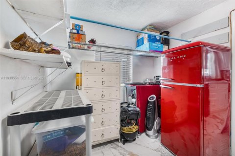 Купить виллу или дом в Майами, Флорида 4 спальни, 150.5м2, № 1996287 - фото 21