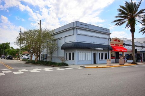 Commercial property in New Smyrna Beach, Florida 501.67 sq.m. № 1850196 - photo 1