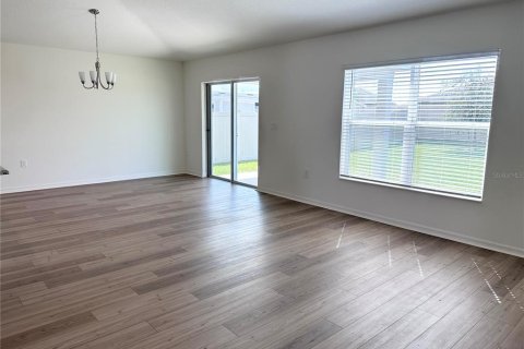 Купить виллу или дом в Хейнс-Сити, Флорида 6 комнат, 146.69м2, № 1899550 - фото 7