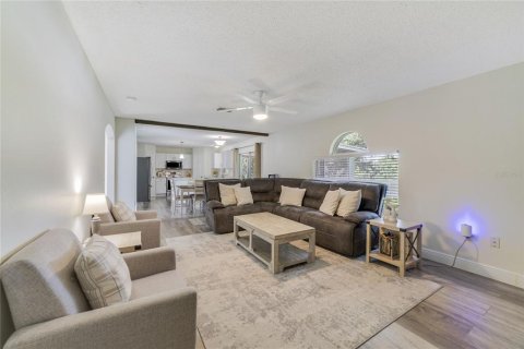 House in Minneola, Florida 5 bedrooms, 215.53 sq.m. № 1842155 - photo 9