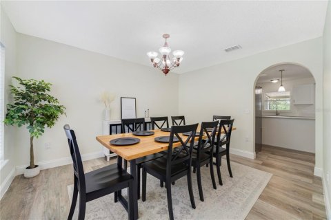 House in Minneola, Florida 5 bedrooms, 215.53 sq.m. № 1842155 - photo 4