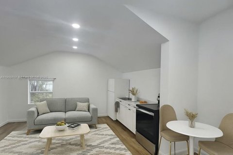 Снять в аренду коммерческую недвижимость в Холливуд, Флорида 1 спальня, 124.21м2, № 1966693 - фото 1