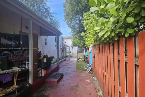 Снять в аренду коммерческую недвижимость в Холливуд, Флорида 1 спальня, 124.21м2, № 1966693 - фото 20