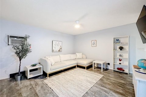 Copropriété à louer à Saint Petersburg, Floride: 2 chambres, 69.68 m2 № 2376702 - photo 8