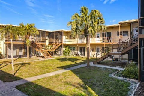 Copropriété à louer à Saint Petersburg, Floride: 2 chambres, 69.68 m2 № 2376702 - photo 4