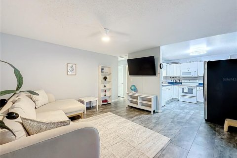 Copropriété à louer à Saint Petersburg, Floride: 2 chambres, 69.68 m2 № 2376702 - photo 10