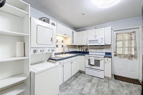 Copropriété à louer à Saint Petersburg, Floride: 2 chambres, 69.68 m2 № 2376702 - photo 13