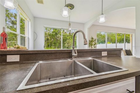 House in Wesley Chapel, Florida 5 bedrooms, 307.23 sq.m. № 1880658 - photo 17