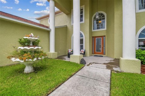 House in Wesley Chapel, Florida 5 bedrooms, 307.23 sq.m. № 1880658 - photo 3