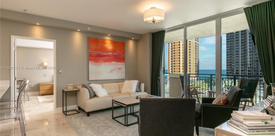 Condo à Sunny Isles Beach, Floride, 2 chambres № 1696372