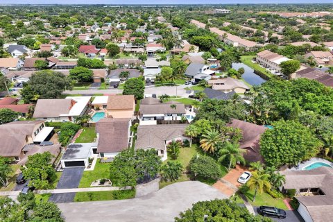 Villa ou maison à vendre à Sunrise, Floride: 3 chambres, 176.89 m2 № 2293680 - photo 28