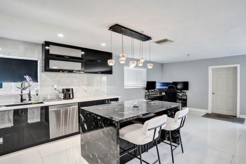 Villa ou maison à vendre à Sunrise, Floride: 3 chambres, 176.89 m2 № 2293680 - photo 8