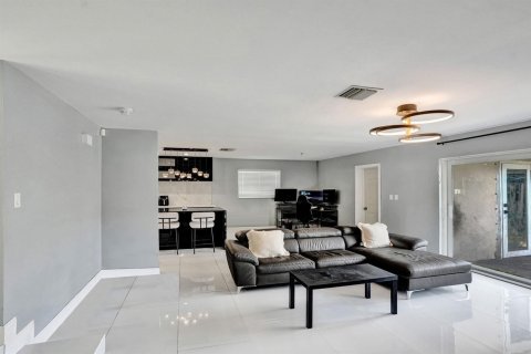 Villa ou maison à vendre à Sunrise, Floride: 3 chambres, 176.89 m2 № 2293680 - photo 6