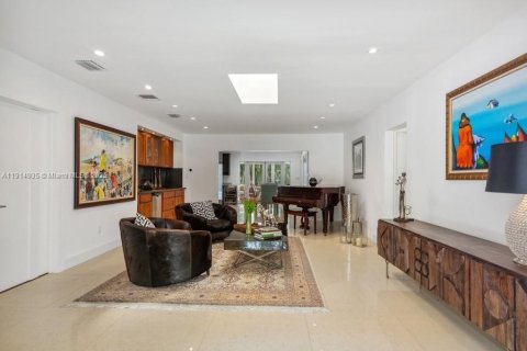 Купить виллу или дом в Майами, Флорида 4 спальни, 227.8м2, № 1970169 - фото 6
