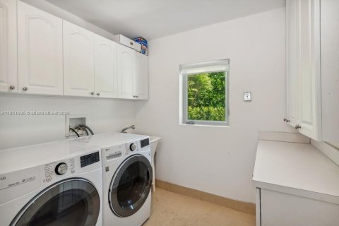 Купить виллу или дом в Майами, Флорида 4 спальни, 227.8м2, № 1970169 - фото 20