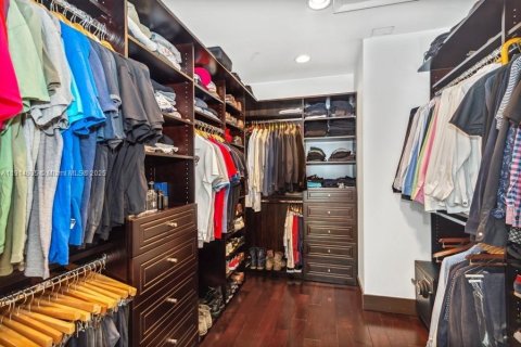 Купить виллу или дом в Майами, Флорида 4 спальни, 227.8м2, № 1970169 - фото 15