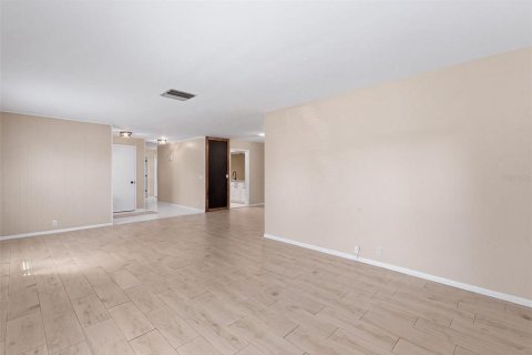 Villa ou maison à vendre à Dunedin, Floride: 3 chambres, 200.3 m2 № 2416342 - photo 21