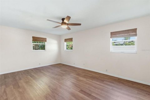 Villa ou maison à vendre à Dunedin, Floride: 3 chambres, 200.3 m2 № 2416342 - photo 12