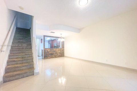 Купить таунхаус в Дания-Бич, Флорида 2 спальни, 103.12м2, № 2038377 - фото 10