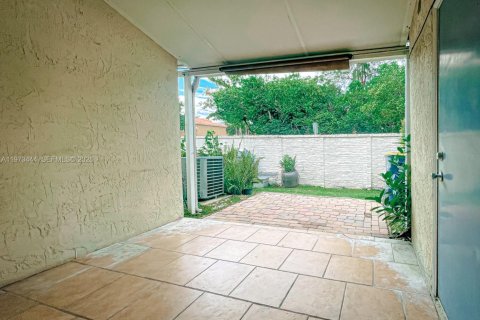 Купить таунхаус в Дания-Бич, Флорида 2 спальни, 103.12м2, № 2038377 - фото 23