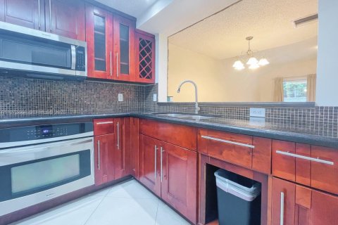 Купить таунхаус в Дания-Бич, Флорида 2 спальни, 103.12м2, № 2038377 - фото 8