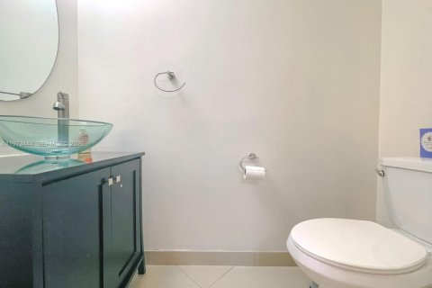 Купить таунхаус в Дания-Бич, Флорида 2 спальни, 103.12м2, № 2038377 - фото 20