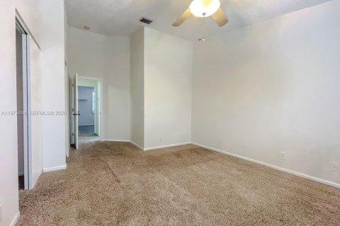 Купить таунхаус в Дания-Бич, Флорида 2 спальни, 103.12м2, № 2038377 - фото 13